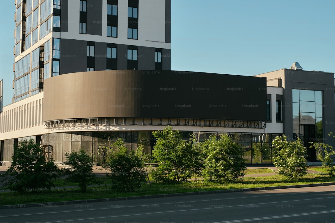 The Local Link: How Hyper-Local Content Anchors a Comprehensive SEO Strategy